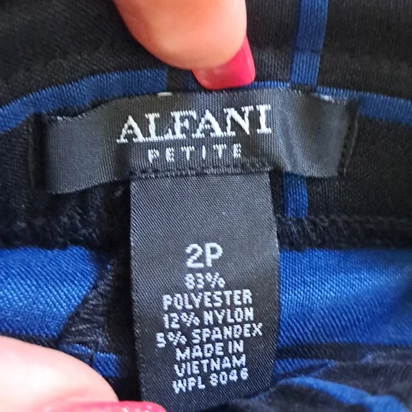 Alfani Black/Blue Zip Pockets Skirt.  Size 2P NWOT - Picture 5 of 6